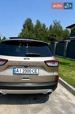 Внедорожник / Кроссовер Ford Escape 2020 в 