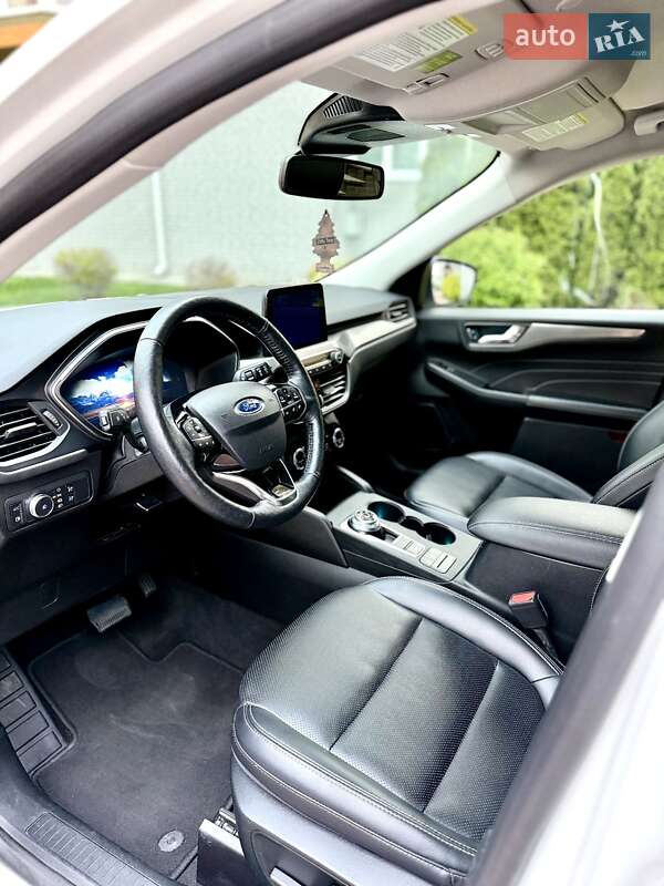 Внедорожник / Кроссовер Ford Escape 2021 в Киеве