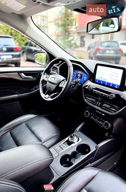 Внедорожник / Кроссовер Ford Escape 2021 в 