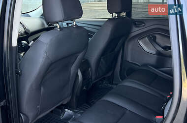 Позашляховик / Кросовер Ford Escape 2014 в 