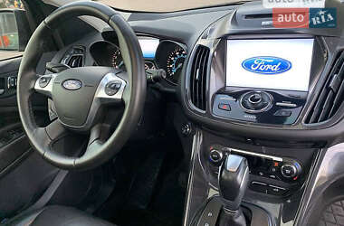Внедорожник / Кроссовер Ford Escape 2014 в 
