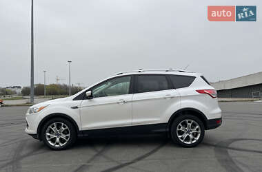 Позашляховик / Кросовер Ford Escape 2014 в 