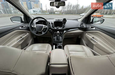 Позашляховик / Кросовер Ford Escape 2014 в 