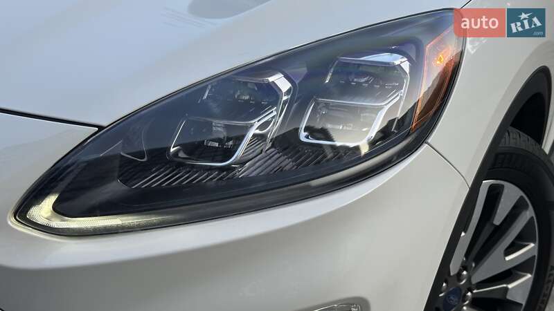 Внедорожник / Кроссовер Ford Escape 2020 в Вишневом