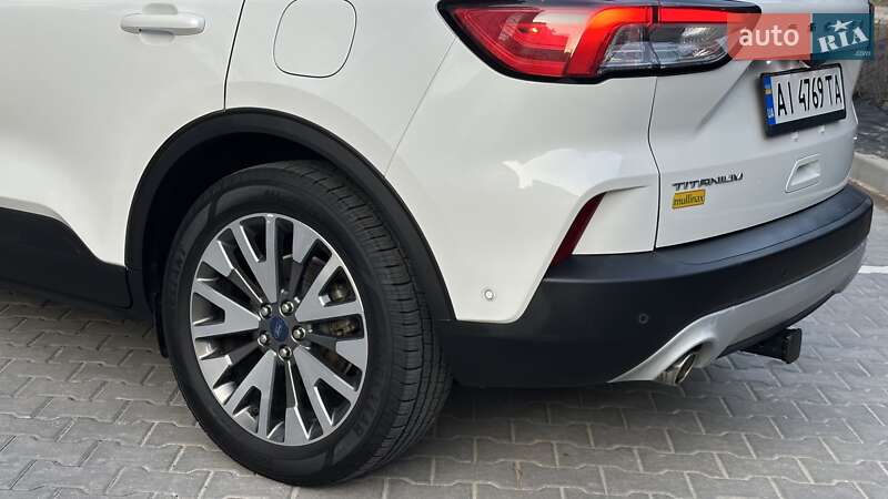 Внедорожник / Кроссовер Ford Escape 2020 в Вишневом