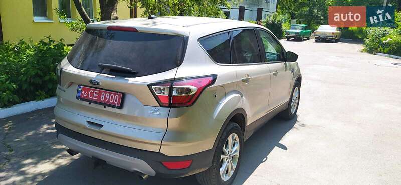 Внедорожник / Кроссовер Ford Escape 2017 в Ровно