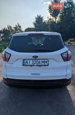 Внедорожник / Кроссовер Ford Escape 2017 в 