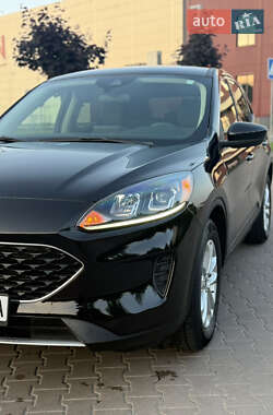 Внедорожник / Кроссовер Ford Escape 2019 в 