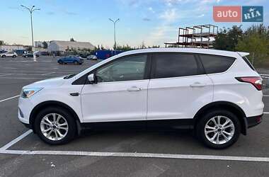 Внедорожник / Кроссовер Ford Escape 2017 в 