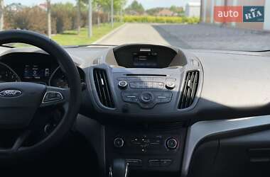 Внедорожник / Кроссовер Ford Escape 2016 в 