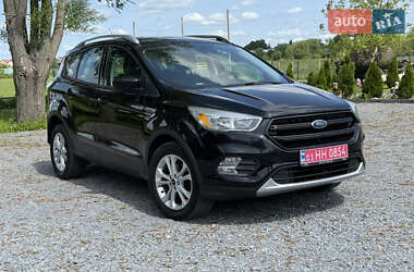Внедорожник / Кроссовер Ford Escape 2017 в 