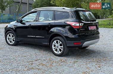 Внедорожник / Кроссовер Ford Escape 2017 в 