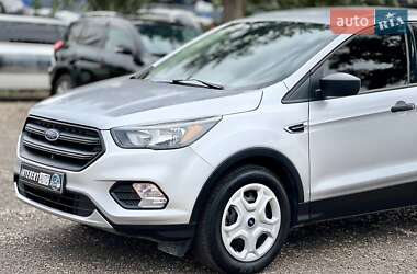 Внедорожник / Кроссовер Ford Escape 2018 в 