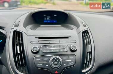 Внедорожник / Кроссовер Ford Escape 2018 в 