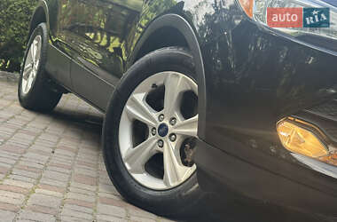 Внедорожник / Кроссовер Ford Escape 2014 в 