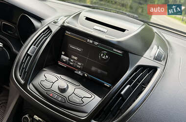 Внедорожник / Кроссовер Ford Escape 2014 в 