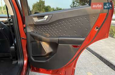 Внедорожник / Кроссовер Ford Escape 2019 в 