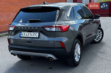 Внедорожник / Кроссовер Ford Escape 2022 в 