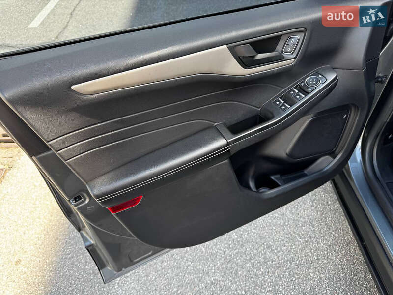 Внедорожник / Кроссовер Ford Escape 2022 в Киеве