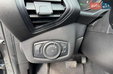 Внедорожник / Кроссовер Ford Escape 2019 в 