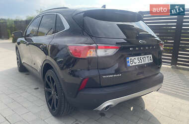 Внедорожник / Кроссовер Ford Escape 2020 в 