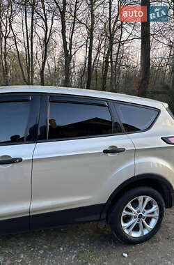 Внедорожник / Кроссовер Ford Escape 2018 в 