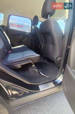Внедорожник / Кроссовер Ford Escape 2015 в 
