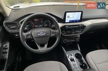 Внедорожник / Кроссовер Ford Escape 2020 в 