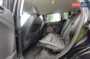 Внедорожник / Кроссовер Ford Escape 2018 в 