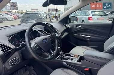 Внедорожник / Кроссовер Ford Escape 2017 в 