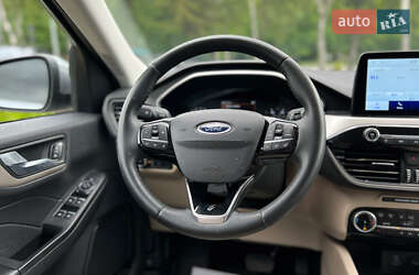 Внедорожник / Кроссовер Ford Escape 2022 в 