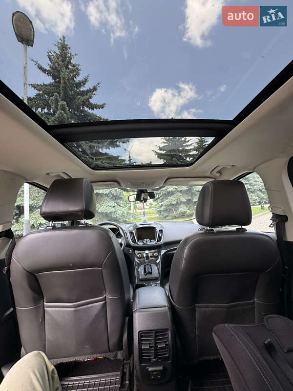 Внедорожник / Кроссовер Ford Escape 2015 в Ивано-Франковске