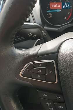 Внедорожник / Кроссовер Ford Escape 2017 в 
