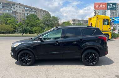 Внедорожник / Кроссовер Ford Escape 2019 в 