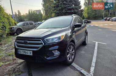 Внедорожник / Кроссовер Ford Escape 2017 в 