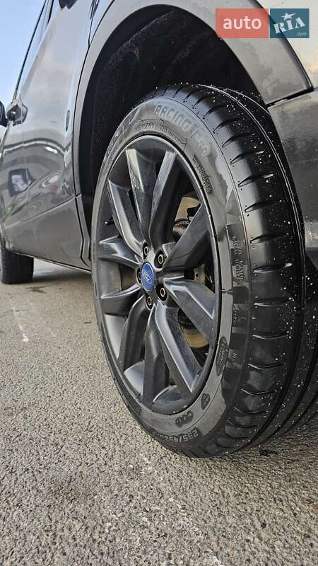 Позашляховик / Кросовер Ford Escape 2017 в Харкові