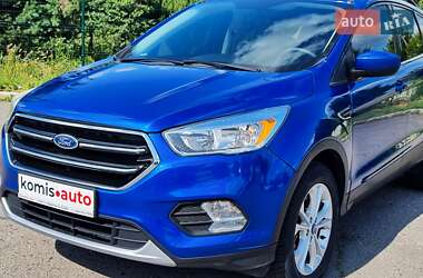 Внедорожник / Кроссовер Ford Escape 2018 в 