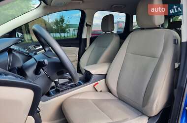 Внедорожник / Кроссовер Ford Escape 2018 в 