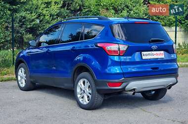 Внедорожник / Кроссовер Ford Escape 2018 в 