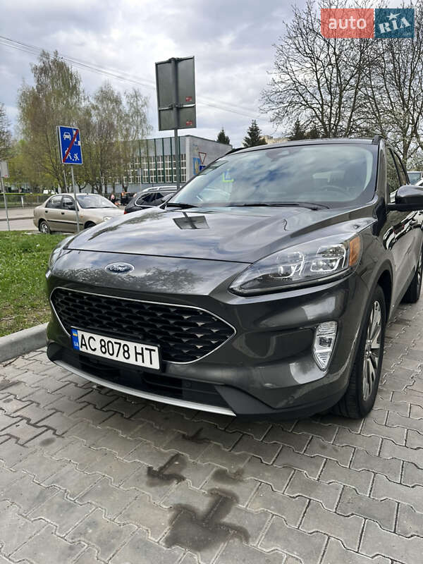 Внедорожник / Кроссовер Ford Escape 2020 в 