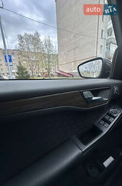 Внедорожник / Кроссовер Ford Escape 2020 в 