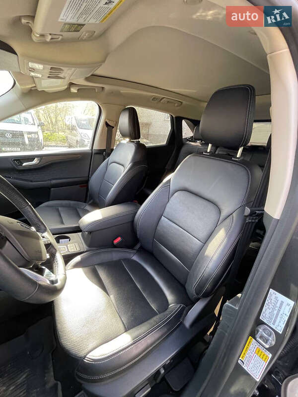 Внедорожник / Кроссовер Ford Escape 2020 в Луцке