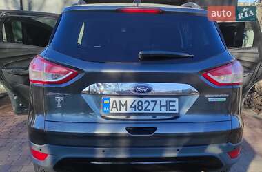Внедорожник / Кроссовер Ford Escape 2015 в 
