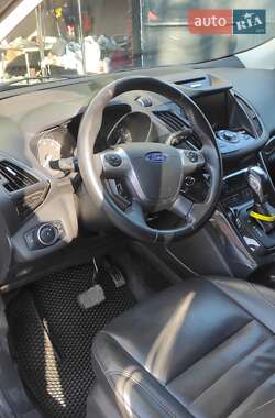 Внедорожник / Кроссовер Ford Escape 2015 в 