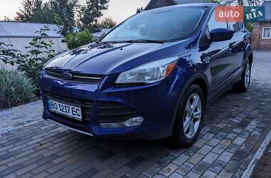 Внедорожник / Кроссовер Ford Escape 2015 в Ромнах