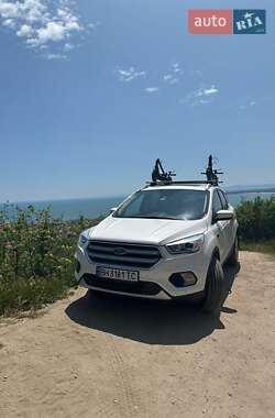 Внедорожник / Кроссовер Ford Escape 2016 в 