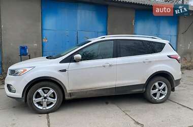 Внедорожник / Кроссовер Ford Escape 2016 в 