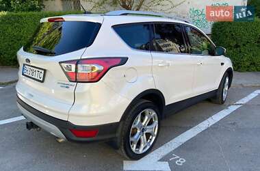Внедорожник / Кроссовер Ford Escape 2016 в 