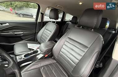 Внедорожник / Кроссовер Ford Escape 2015 в 