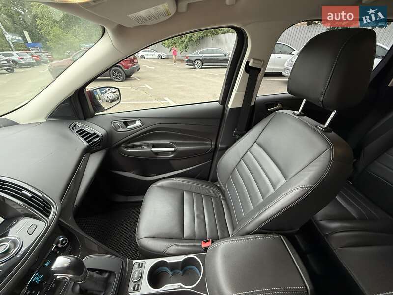 Позашляховик / Кросовер Ford Escape 2015 в Києві